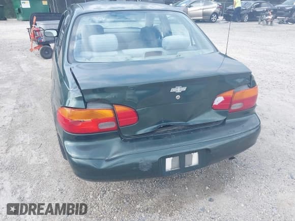 ✅ 2002 Chevrolet Prizm • VIN: 1Y1SK52812Z412988 • Lot: 42824862. Listed on IAAI with 180,581 mi. Free auction sales archive from the USA and detailed vehicle history report at DreamBid. Image 6.