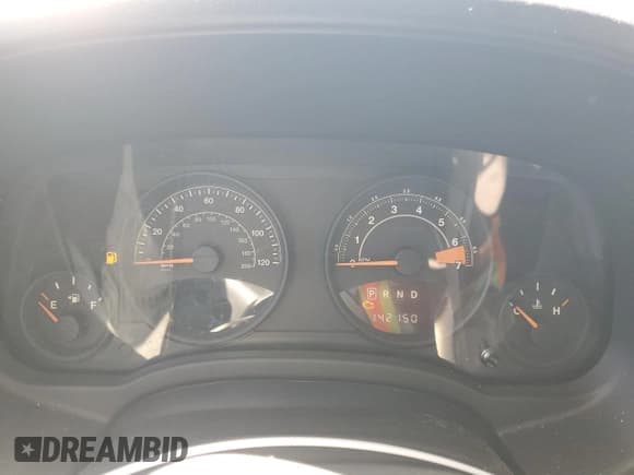 ✅ 2015 Jeep Patriot Latitude • VIN: 1C4NJPFA8FD157594 • Lot: 82190415. Listed on Copart with 142,150 mi. Free auction sales archive from the USA and detailed vehicle history report at DreamBid. Image 9.