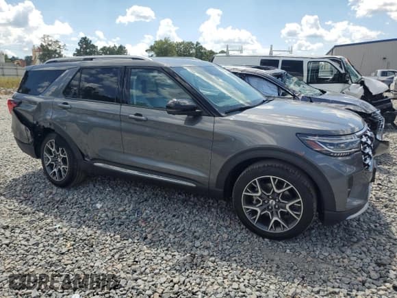 ✅ 2025 Ford Explorer • VIN: 1FMWK7HC8SGC20519 • Lot: 66538025. Wystawiony na Copart z przebiegiem 678 mil. Bezpłatny archiwum sprzedaży aukcyjnych z USA i szczegółowy raport historii pojazdu na DreamBid. Zdjęcie 4.
