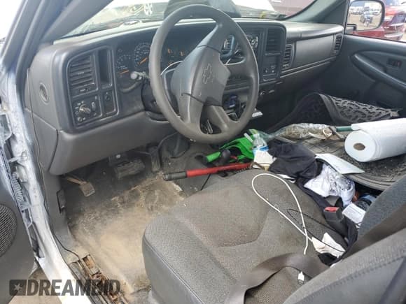 ✅ 2004 Chevrolet Silverado 2500HD Work Truck • VIN: 1GCHK24U24E118338 • Lot: 62908985. Wystawiony na Copart z przebiegiem 68 571 mil. Bezpłatny archiwum sprzedaży aukcyjnych z USA i szczegółowy raport historii pojazdu na DreamBid. Zdjęcie 8.