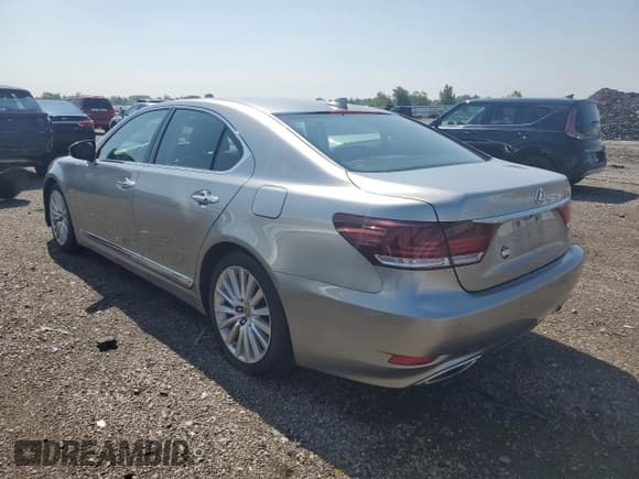 ✅ 2017 Lexus LS 460 • VIN: JTHCL5EF5H5029232 • Лот: 61963375. Опубликован ранее на Copart с пробегом 93 329 миль. Бесплатный доступ к архиву аукционных продаж из США и подробный отчёт об истории автомобиля на DreamBid. Изображение 2.