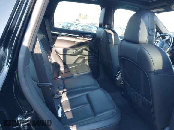 ✅ 2014 Porsche Cayenne • VIN: WP1AA2A27ELA93844 • Lot: 41544491. Listed on IAAI with 69,967 mi. Free auction sales archive from the USA and detailed vehicle history report at DreamBid. Image 8.