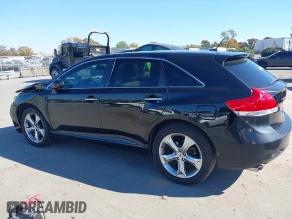 ✅ 2010 Toyota Venza • VIN: 4T3ZK3BB7AU026240 • Lot: 43593984. Listed on IAAI with 211,289 mi. Free auction sales archive from the USA and detailed vehicle history report at DreamBid. Image 14.