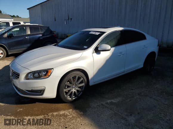 ✅ 2018 Volvo S60 Inscription • VIN: LYV402HK9JB158036 • Lot: 86092765. Wystawiony na Copart z przebiegiem 99 105 mil. Bezpłatny archiwum sprzedaży aukcyjnych z USA i szczegółowy raport historii pojazdu na DreamBid. Zdjęcie 1.
