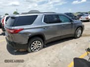 ✅ 2021 Chevrolet Traverse LT • VIN: 1GNERHKW7MJ132336 • Lot: 61870025. Wystawiony na Copart z przebiegiem 60 637 mil. Bezpłatny archiwum sprzedaży aukcyjnych z USA i szczegółowy raport historii pojazdu na DreamBid. Zdjęcie 3.