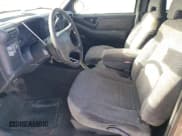 ✅ 1997 Chevrolet S-10 LS • VIN: 1GCCS19X6V8205604 • Лот: 86104534. Опубликован ранее на Copart с пробегом 83 384 миль. Бесплатный доступ к архиву аукционных продаж из США и подробный отчёт об истории автомобиля на DreamBid. Изображение 7.