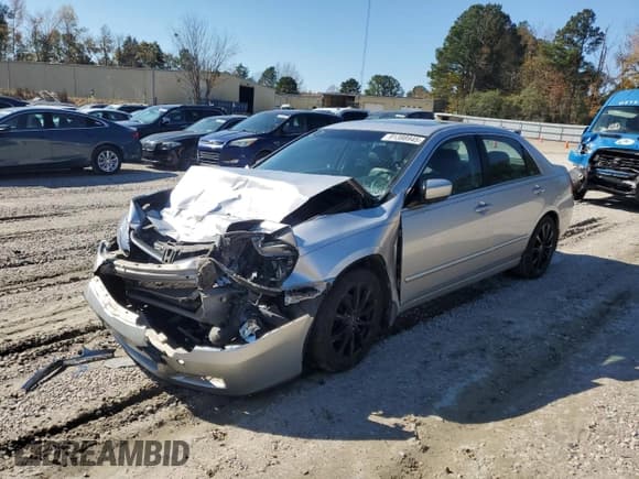 ✅ 2006 Honda Accord EX-L • VIN: 1HGCM56806A177017 • Лот: 91398945. Опубликован ранее на Copart с пробегом 200 782 миль. Бесплатный доступ к архиву аукционных продаж из США и подробный отчёт об истории автомобиля на DreamBid. Изображение 1.