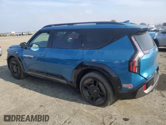 ✅ 2024 Kia EV9 GT-Line • VIN: KNDAEFS51R6030362 • Lot: 84470744. Wystawiony na Copart z przebiegiem 2 593 mil. Bezpłatny archiwum sprzedaży aukcyjnych z USA i szczegółowy raport historii pojazdu na DreamBid. Zdjęcie 2.