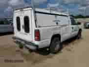 2004 Chevrolet Silverado 1500 LS z VIN 1GCEC14TX4E211982, wystawiony jako Copart lot #65004125 z przebiegiem 131 121 mil mil oraz Szkoda całkowita • Salvage title. Historia ofert i sprzedaży dostępna na DreamBid. Obrazek 3.