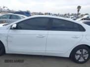 ✅ 2022 Hyundai Ioniq Blue • VIN: KMHC65LC3NU268499 • Lot: 42298329. Wystawiony na IAAI z przebiegiem 34 735 mil. Bezpłatny archiwum sprzedaży aukcyjnych z USA i szczegółowy raport historii pojazdu na DreamBid. Zdjęcie 15.