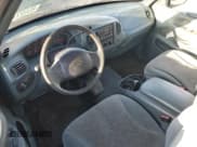 ✅ 1997 Ford F-150 XL • VIN: 1FTDX1860VNA44716 • Lot: 85327425. Wystawiony na Copart z przebiegiem 140 728 mil. Bezpłatny archiwum sprzedaży aukcyjnych z USA i szczegółowy raport historii pojazdu na DreamBid. Zdjęcie 8.