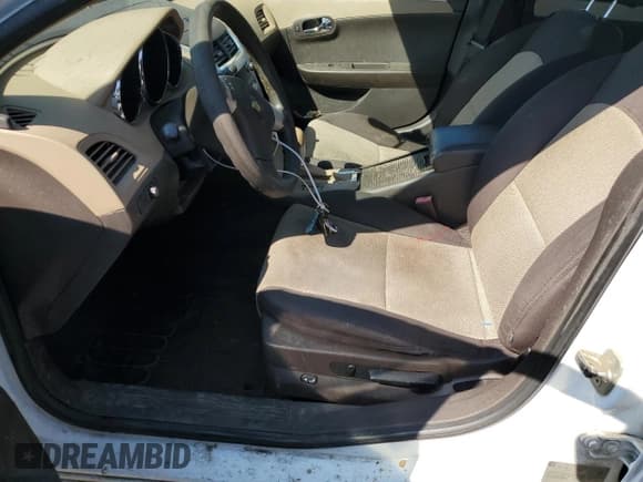 ✅ 2012 Chevrolet Malibu 1LS • VIN: 1G1ZB5E00CF239274 • Lot: 66910714. Listed on Copart with 167,548 mi. Free auction sales archive from the USA and detailed vehicle history report at DreamBid. Image 7.