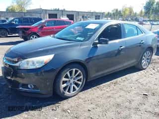 2014 Chevrolet Malibu LTZ z VIN 1G11H5SL2EF300413, wystawiony jako IAAI lot #43411797 z przebiegiem 217 978 mil mil oraz . Historia ofert i sprzedaży dostępna na DreamBid. Obrazek 2.