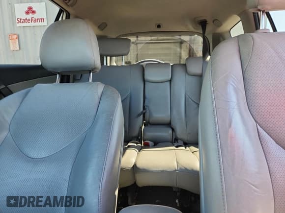 ✅ 2011 Toyota RAV4 Limited • VIN: 2T3YK4DV5BW011648 • Лот: 71058295. Опубликован ранее на Copart с пробегом 124 906 миль. Бесплатный доступ к архиву аукционных продаж из США и подробный отчёт об истории автомобиля на DreamBid. Изображение 10.