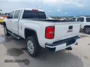 ✅ 2016 GMC Sierra 2500HD Denali • VIN: 1GT12UE88GF272601 • Lot: 42298418. Wystawiony na IAAI z przebiegiem 151 552 mil. Bezpłatny archiwum sprzedaży aukcyjnych z USA i szczegółowy raport historii pojazdu na DreamBid. Zdjęcie 3.