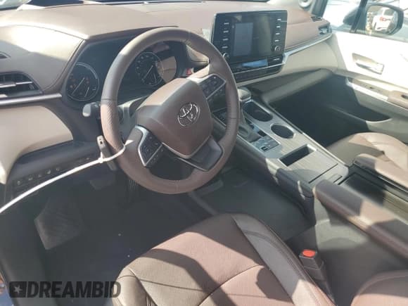 ✅ 2024 Toyota Sienna Platinum • VIN: 5TDESKFC6RS151559 • Lot: 64242035. Listed on Copart with 10,187 mi. Free auction sales archive from the USA and detailed vehicle history report at DreamBid. Image 8.