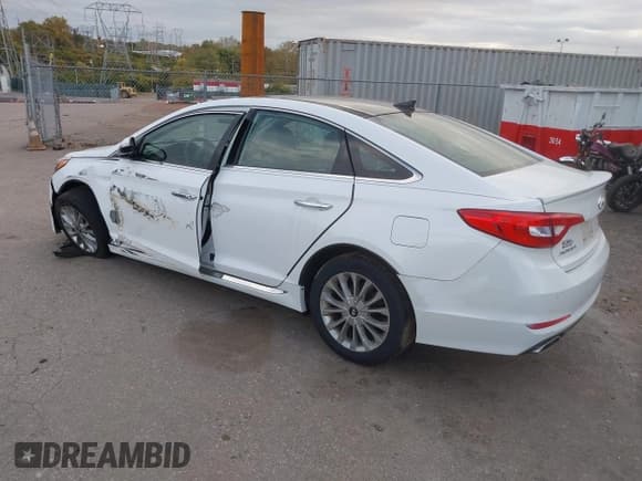 ✅ 2015 Hyundai Sonata Sport • VIN: 5NPE34AF4FH048992 • Лот: 43570681. Опубликован ранее на IAAI с пробегом 37 271 миль. Бесплатный доступ к архиву аукционных продаж из США и подробный отчёт об истории автомобиля на DreamBid. Изображение 3.