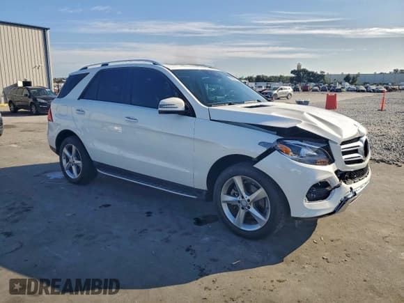 ✅ 2016 Mercedes-Benz GLE 350 • VIN: 4JGDA5JB4GA761819 • Lot: 93636615. Wystawiony na Copart z przebiegiem 96 097 mil. Bezpłatny archiwum sprzedaży aukcyjnych z USA i szczegółowy raport historii pojazdu na DreamBid. Zdjęcie 4.