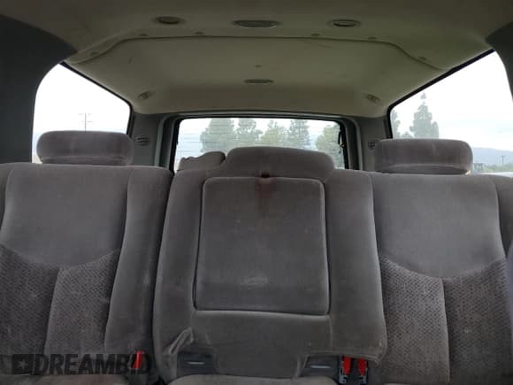 ✅ 2003 Chevrolet Suburban LS • VIN: 3GNEC16T43G296118 • Лот: 54633345. Опубликован ранее на Copart с пробегом 143 091 миль. Бесплатный доступ к архиву аукционных продаж из США и подробный отчёт об истории автомобиля на DreamBid. Изображение 10.