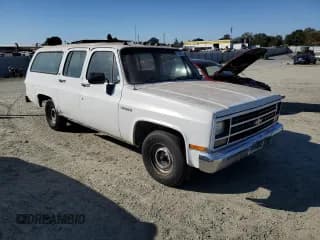 ✅ 1990 Chevrolet Suburban • VIN: 1GNER16K4LF170705 • Lot: 75886154. Wystawiony na Copart z przebiegiem 223 077 mil. Bezpłatny archiwum sprzedaży aukcyjnych z USA i szczegółowy raport historii pojazdu na DreamBid. Zdjęcie 4.