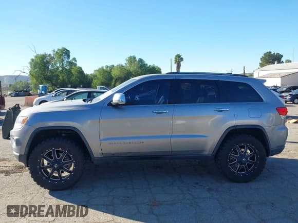 ✅ 2016 Jeep Grand Cherokee Limited • VIN: 1C4RJFBG8GC413343 • Lot: 43919336. Listed on IAAI with 188,825 mi. Free auction sales archive from the USA and detailed vehicle history report at DreamBid. Image 14.