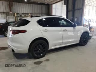 ✅ 2020 Alfa Romeo Stelvio Ti • VIN: ZASPAKBN1L7C89604 • Lot: 68083585. Wystawiony na Copart z przebiegiem 65 004 mil. Bezpłatny archiwum sprzedaży aukcyjnych z USA i szczegółowy raport historii pojazdu na DreamBid. Zdjęcie 3.
