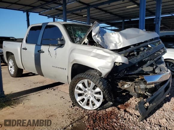 ✅ 2008 Chevrolet Silverado 1500 LS • VIN: 2GCEK13C581129766 • Lot: 67747704. Listed on Copart with 304,753 mi. Free auction sales archive from the USA and detailed vehicle history report at DreamBid. Image 4.