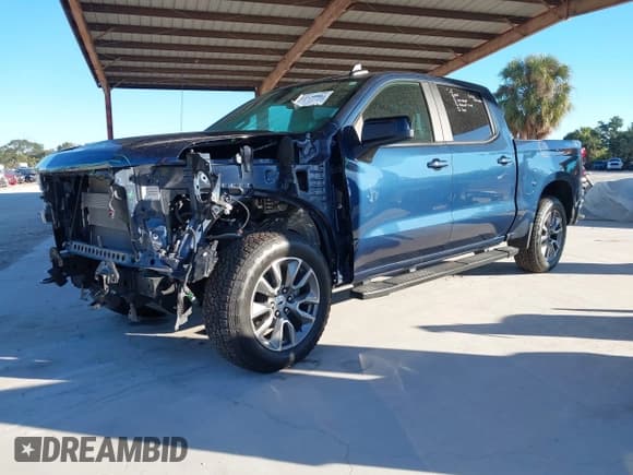 ✅ 2022 Chevrolet Silverado 1500 RST • VIN: 1GCUYEEDXNZ137209 • Лот: 43530163. Опубликован ранее на IAAI с пробегом 43 266 миль. Бесплатный доступ к архиву аукционных продаж из США и подробный отчёт об истории автомобиля на DreamBid. Изображение 2.