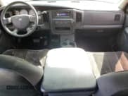 ✅ 2005 Dodge 1500 SLT • VIN: 1D7HA18D15J517974 • Лот: 75689894. Опубликован ранее на Copart с пробегом Не указан. Бесплатный доступ к архиву аукционных продаж из США и подробный отчёт об истории автомобиля на DreamBid. Изображение 8.