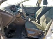 ✅ 2014 Ford Focus S • VIN: 1FADP3E25EL410264 • Lot: 81947775. Wystawiony na Copart z przebiegiem 111 925 mil. Bezpłatny archiwum sprzedaży aukcyjnych z USA i szczegółowy raport historii pojazdu na DreamBid. Zdjęcie 7.