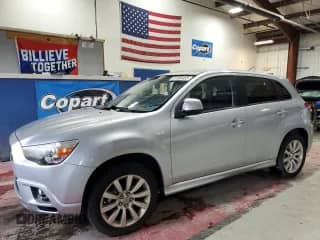 2011 Mitsubishi Outlander SE with VIN JA4AR4AUXBZ015133, listed as a Copart auction lot 87305455 with 98,270 mi miles and Clean title. Bid and sale history available at DreamBid. Image 1.