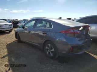 2019 Hyundai Ioniq SEL с VIN KMHC75LC8KU111060, выставлен на аукционе Copart как лот 76262864 с пробегом 132 863 миль миль и Списание • Salvage title. История ставок и продаж доступна на DreamBid. Изображение 2.