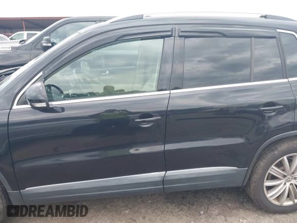 ✅ 2013 Volkswagen Tiguan S • VIN: WVGAV3AX3DW616115 • Лот: 42460087. Опубликован ранее на IAAI с пробегом 122 313 миль. Бесплатный доступ к архиву аукционных продаж из США и подробный отчёт об истории автомобиля на DreamBid. Изображение 14.