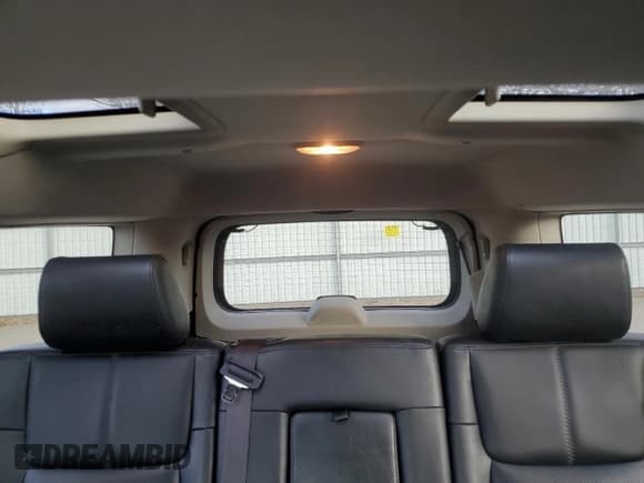 ✅ 2008 Jeep Commander Limited • VIN: 1J8HG58N88C236359 • Lot: 83199674. Wystawiony na Copart z przebiegiem 216 994 mil. Bezpłatny archiwum sprzedaży aukcyjnych z USA i szczegółowy raport historii pojazdu na DreamBid. Zdjęcie 10.