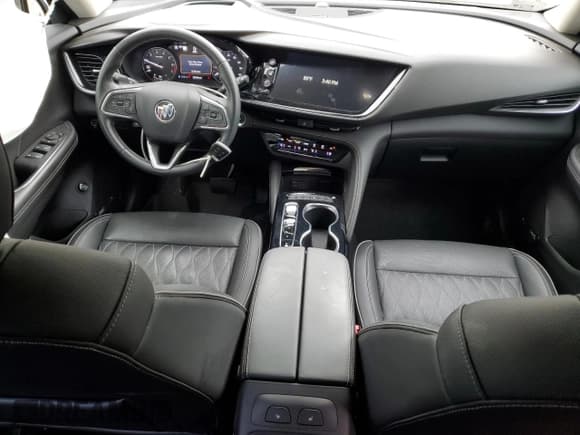 ✅ 2022 Buick Envision Avenir • VIN: LRBFZSR41ND016384 • Lot: 80933985. Wystawiony na Copart z przebiegiem 22 964 mil. Bezpłatny archiwum sprzedaży aukcyjnych z USA i szczegółowy raport historii pojazdu na DreamBid. Zdjęcie 8.