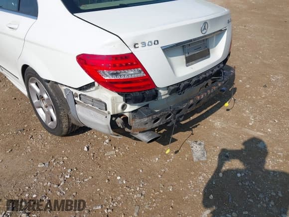 ✅ 2012 Mercedes-Benz C 300 Sport • VIN: WDDGF8BB4CR228650 • Лот: 42458626. Опубликован ранее на IAAI с пробегом 143 027 миль. Бесплатный доступ к архиву аукционных продаж из США и подробный отчёт об истории автомобиля на DreamBid. Изображение 12.