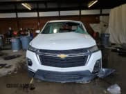 ✅ 2022 Chevrolet Traverse LS • VIN: 1GNEVLKW0NJ173259 • Lot: 64221945. Wystawiony na Copart z przebiegiem Nie podano. Bezpłatny archiwum sprzedaży aukcyjnych z USA i szczegółowy raport historii pojazdu na DreamBid. Zdjęcie 5.
