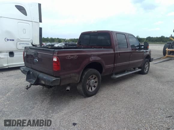 ✅ 2010 Ford F-250 XL • VIN: 1FTSW2B56AEA83417 • Lot: 42425571. Wystawiony na IAAI z przebiegiem Nie podano. Bezpłatny archiwum sprzedaży aukcyjnych z USA i szczegółowy raport historii pojazdu na DreamBid. Zdjęcie 4.