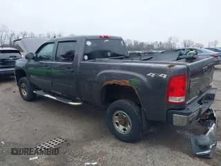 ✅ 2010 GMC Sierra 2500HD SLE • VIN: 1GT4K0BG2AF152477 • Lot: 43729129. Wystawiony na IAAI z przebiegiem 193 478 mil. Bezpłatny archiwum sprzedaży aukcyjnych z USA i szczegółowy raport historii pojazdu na DreamBid. Zdjęcie 3.