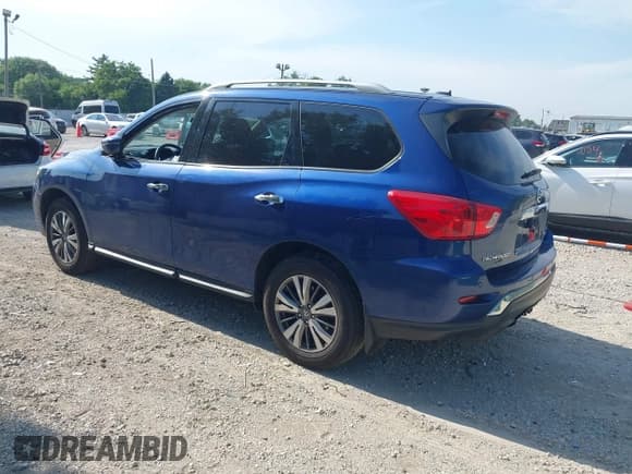 ✅ 2017 Nissan Pathfinder S • VIN: 5N1DR2MM2HC617907 • Лот: 42698760. Опубликован ранее на IAAI с пробегом 81 979 миль. Бесплатный доступ к архиву аукционных продаж из США и подробный отчёт об истории автомобиля на DreamBid. Изображение 3.