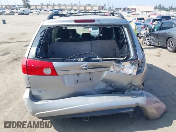 ✅ 2008 Toyota Sienna CE • VIN: 5TDZK23C38S224889 • Lot: 42652031. Listed on IAAI with 189,435 mi. Free auction sales archive from the USA and detailed vehicle history report at DreamBid. Image 6.