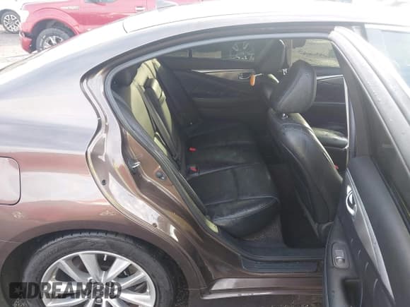 ✅ 2014 Infiniti Q50 Premium • VIN: JN1BV7AP5EM673500 • Lot: 43550028. Listed on IAAI with 139,057 mi. Free auction sales archive from the USA and detailed vehicle history report at DreamBid. Image 8.