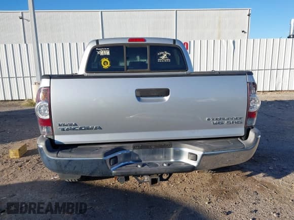 ✅ 2013 Toyota Tacoma PreRunner • VIN: 5TFJU4GN0DX044952 • Lot: 43655844. Listed on IAAI with 91,202 mi. Free auction sales archive from the USA and detailed vehicle history report at DreamBid. Image 17.