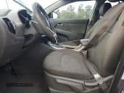 ✅ 2016 Kia Sportage LX • VIN: KNDPB3AC0G7804612 • Lot: 84596905. Wystawiony na Copart z przebiegiem 176 796 mil. Bezpłatny archiwum sprzedaży aukcyjnych z USA i szczegółowy raport historii pojazdu na DreamBid. Zdjęcie 7.