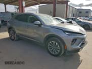 ✅ 2024 Buick Envision Preferred • VIN: LRBFZME48RD075262 • Lot: 92746525. Wystawiony na Copart z przebiegiem 34 313 mil. Bezpłatny archiwum sprzedaży aukcyjnych z USA i szczegółowy raport historii pojazdu na DreamBid. Zdjęcie 4.