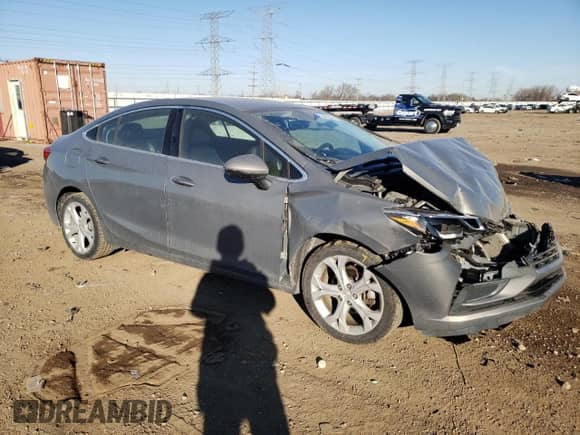 ✅ 2018 Chevrolet Cruze Premier • VIN: 1G1BF5SM5J7127879 • Лот: 68385442. Размещён на Copart с пробегом 116 762 миль миль. Получите бесплатный доступ к архиву аукционных продаж из США и посмотрите подробный отчёт об истории автомобиля на DreamBid. Изображение 4.