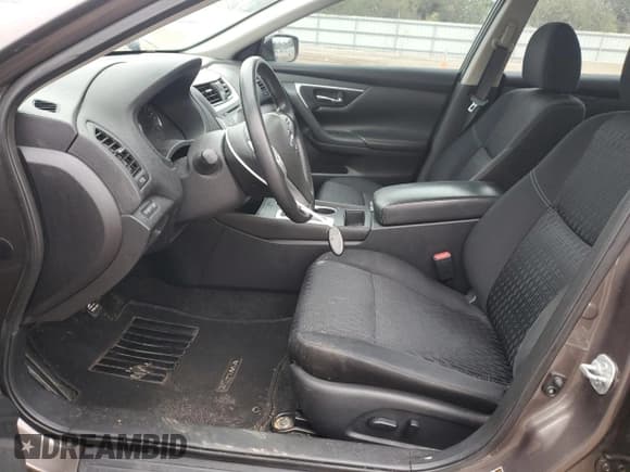 ✅ 2017 Nissan Altima SV • VIN: 1N4AL3AP8HC130889 • Lot: 86266605. Listed on Copart with 110,615 mi. Free auction sales archive from the USA and detailed vehicle history report at DreamBid. Image 7.