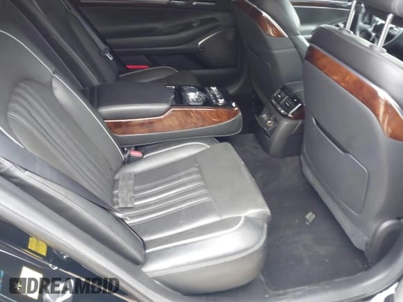 ✅ 2017 Genesis G90 Premium • VIN: KMHG34JA0HU025226 • Lot: 41609402. Listed on IAAI with 61,230 mi. Free auction sales archive from the USA and detailed vehicle history report at DreamBid. Image 8.
