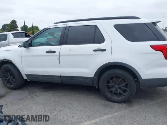 ✅ 2016 Ford Explorer • VIN: 1FM5K7BHXGGA72557 • Lot: 42160265. Listed on IAAI with 130,670 mi. Free auction sales archive from the USA and detailed vehicle history report at DreamBid. Image 15.
