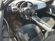 ✅ 2006 BMW Z4 3.0i • VIN: 4USBU33546LW69296 • Lot: 66235044. Wystawiony na Copart z przebiegiem 138 412 mil. Bezpłatny archiwum sprzedaży aukcyjnych z USA i szczegółowy raport historii pojazdu na DreamBid. Zdjęcie 8.